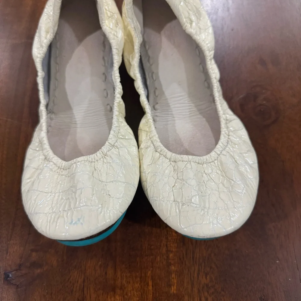 Tieks Diamond White Croc Ballet Flat Size 6 - Picture 3 of 8